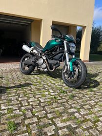 Ducati Monster 696