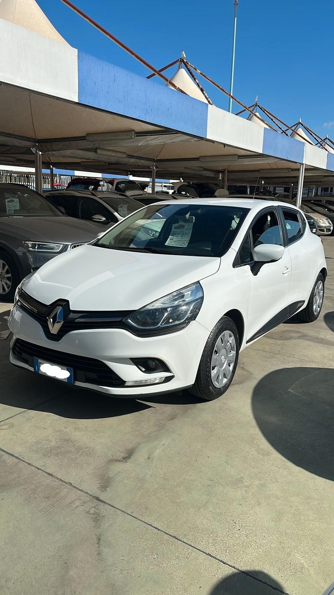 RENAUTL CLIO 2018 GPL CASA MADRE !