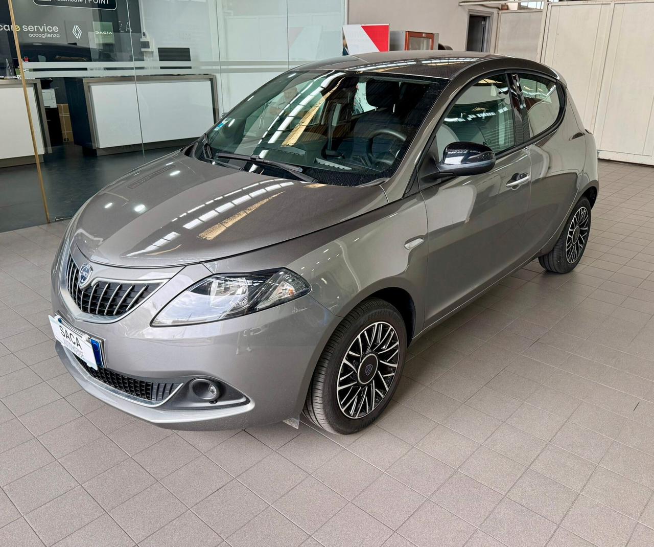 Lancia Ypsilon 1.0 Hybrid Platino -2024