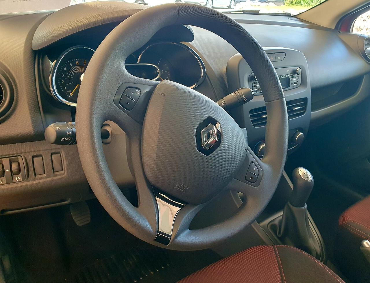 Renault Clio 1.2 Benz. - 2015 - KM. 65.000