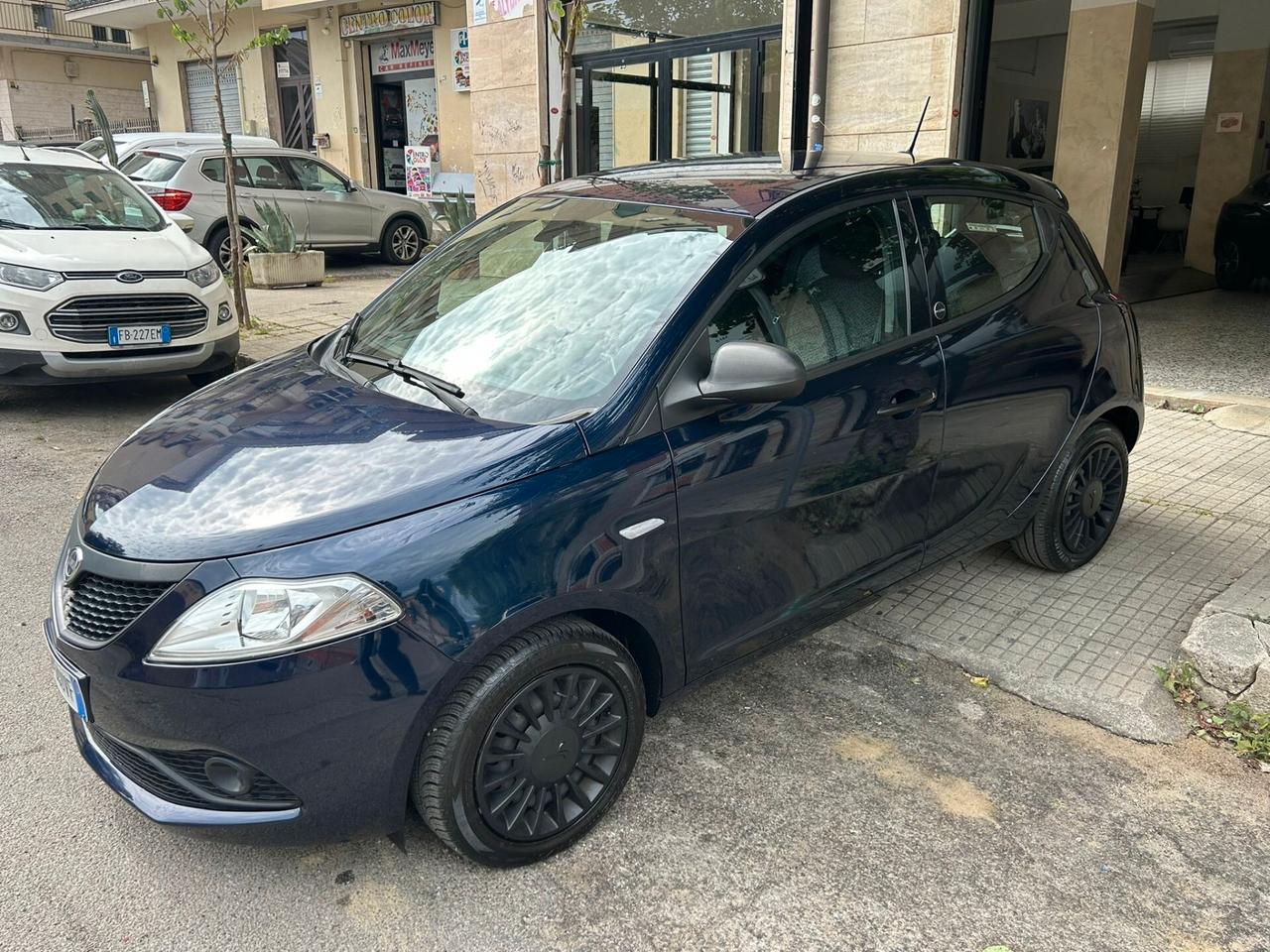 Lancia Ypsilon 1.0 FireFly 5 porte S&S Hybrid Ecochic Gold