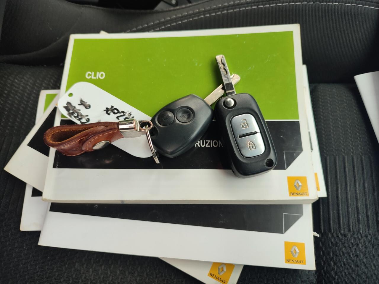 RENAULT CLIO DEL 2010 1.2BENZINA MOLTO BELLA