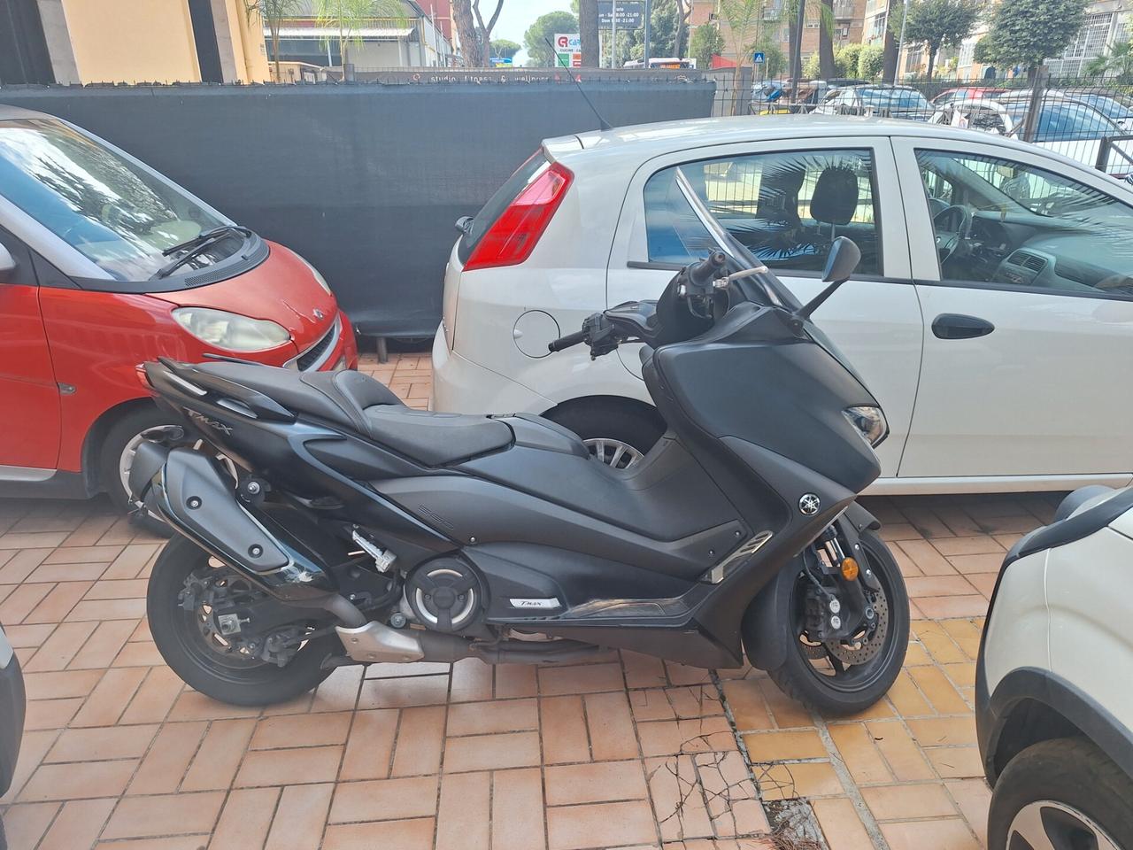 Yamaha TMAX 560 Black