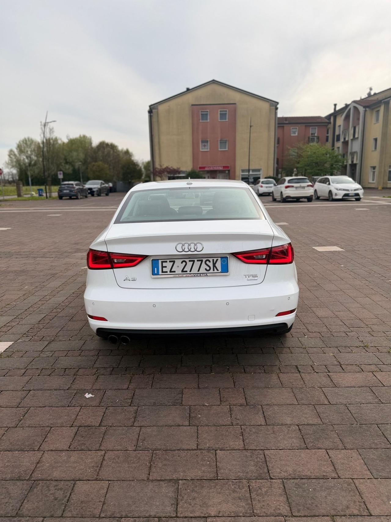 Audi A3 Sedan 1.4 TFSI COD ultra Ambiente
