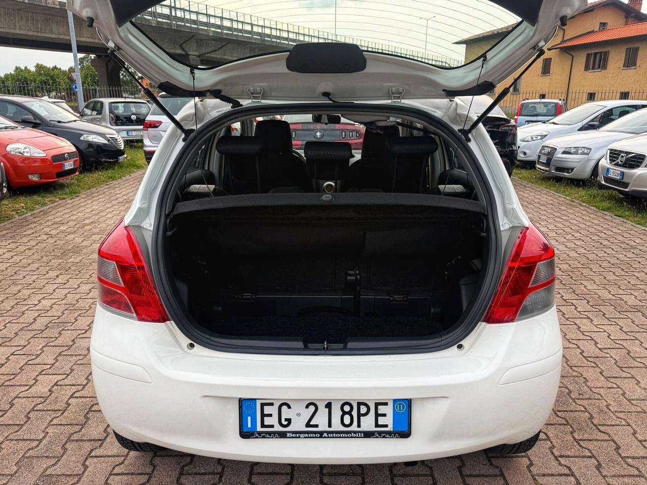 Toyota Yaris 1.3 5 porte Sol OK NEOPATENTATI