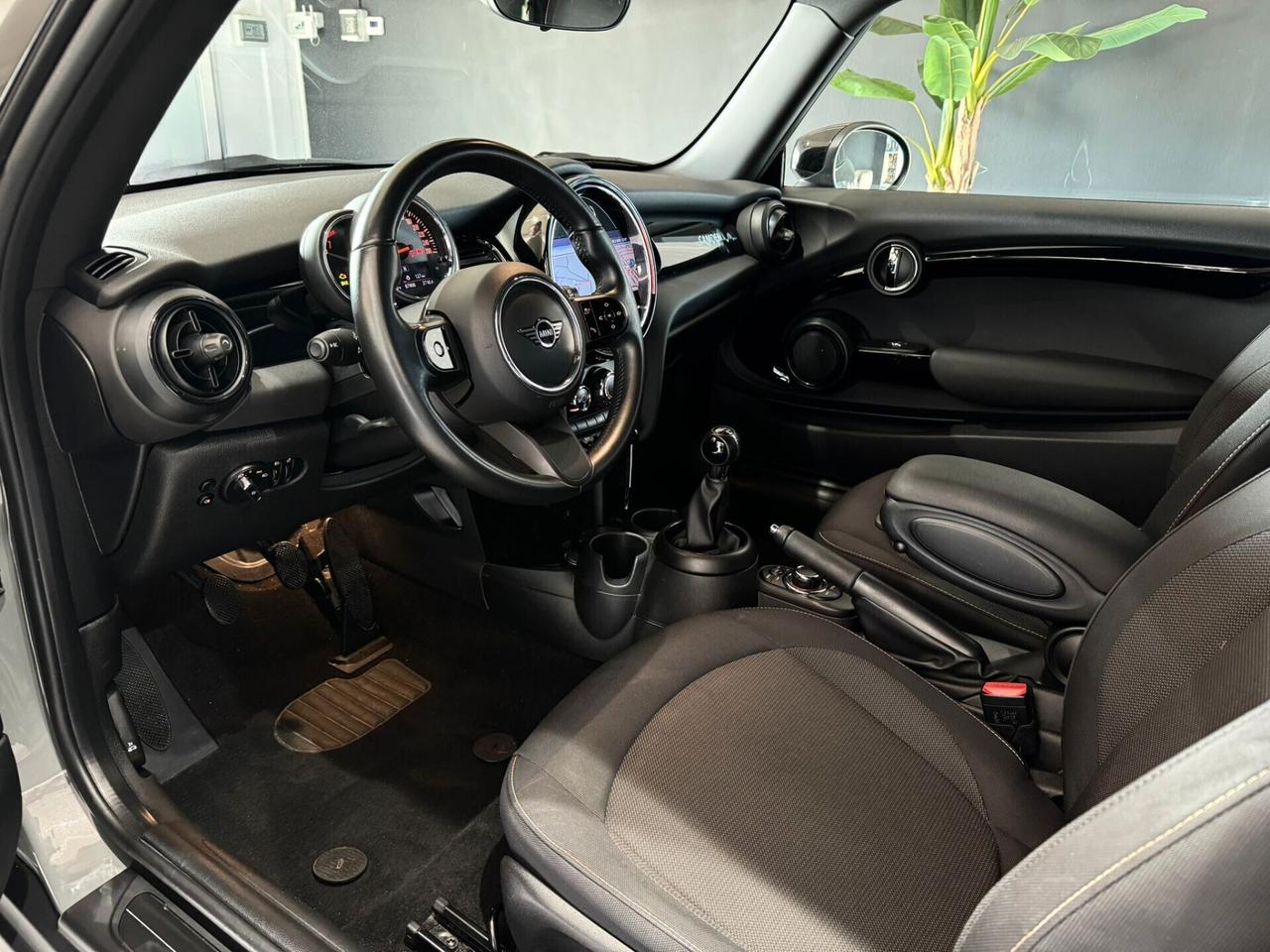 Mini 1.5 Cooper Camden Black Edition