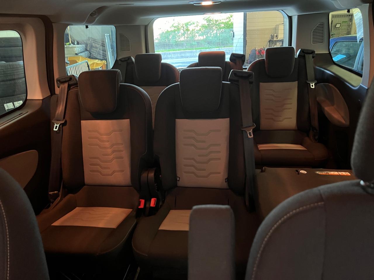 Ford Tourneo Custom 310 2.0 TDCi 130CV PC Titanium
