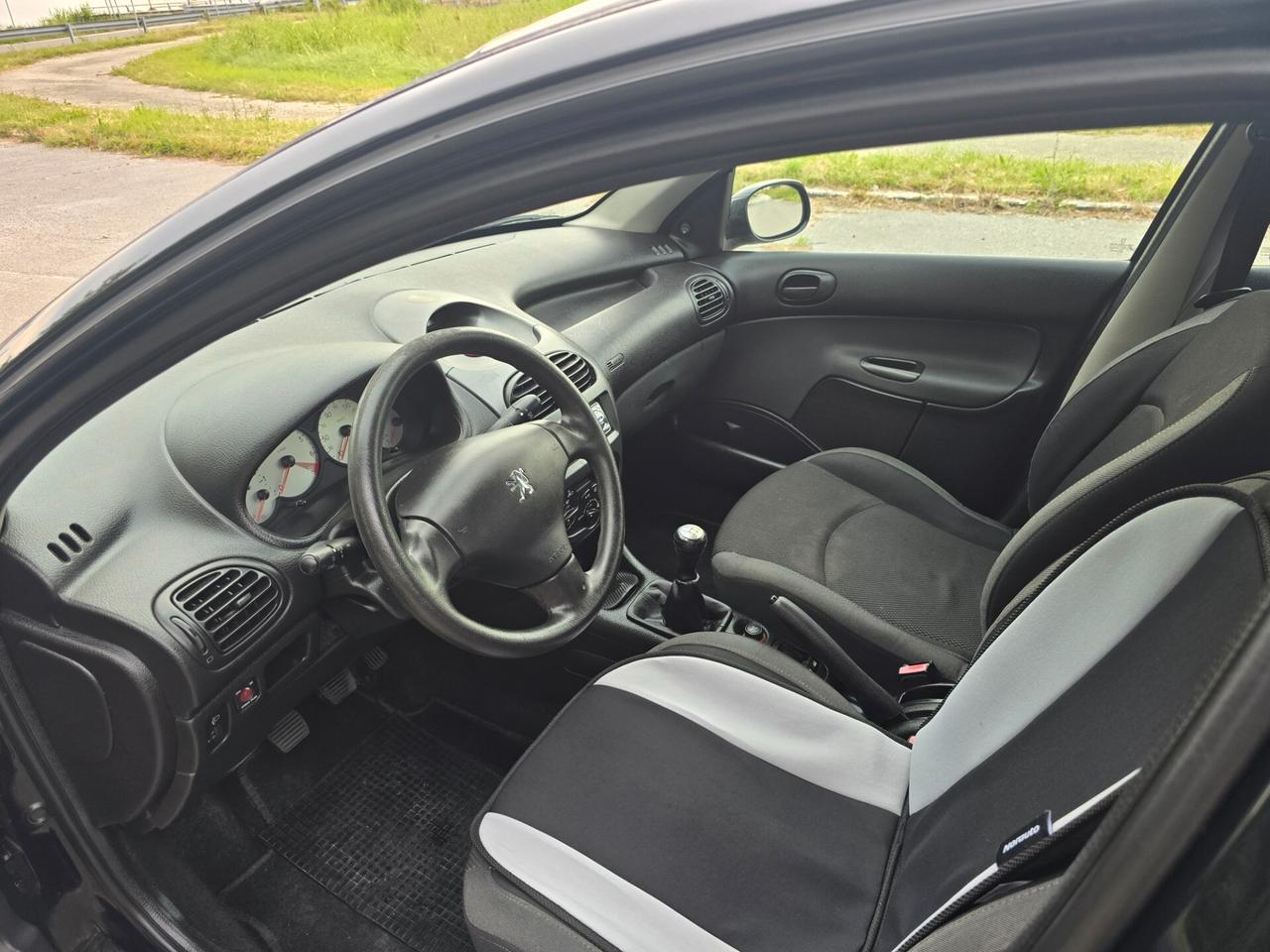 Peugeot 206 1.4 Benzina NEOPATENTATI