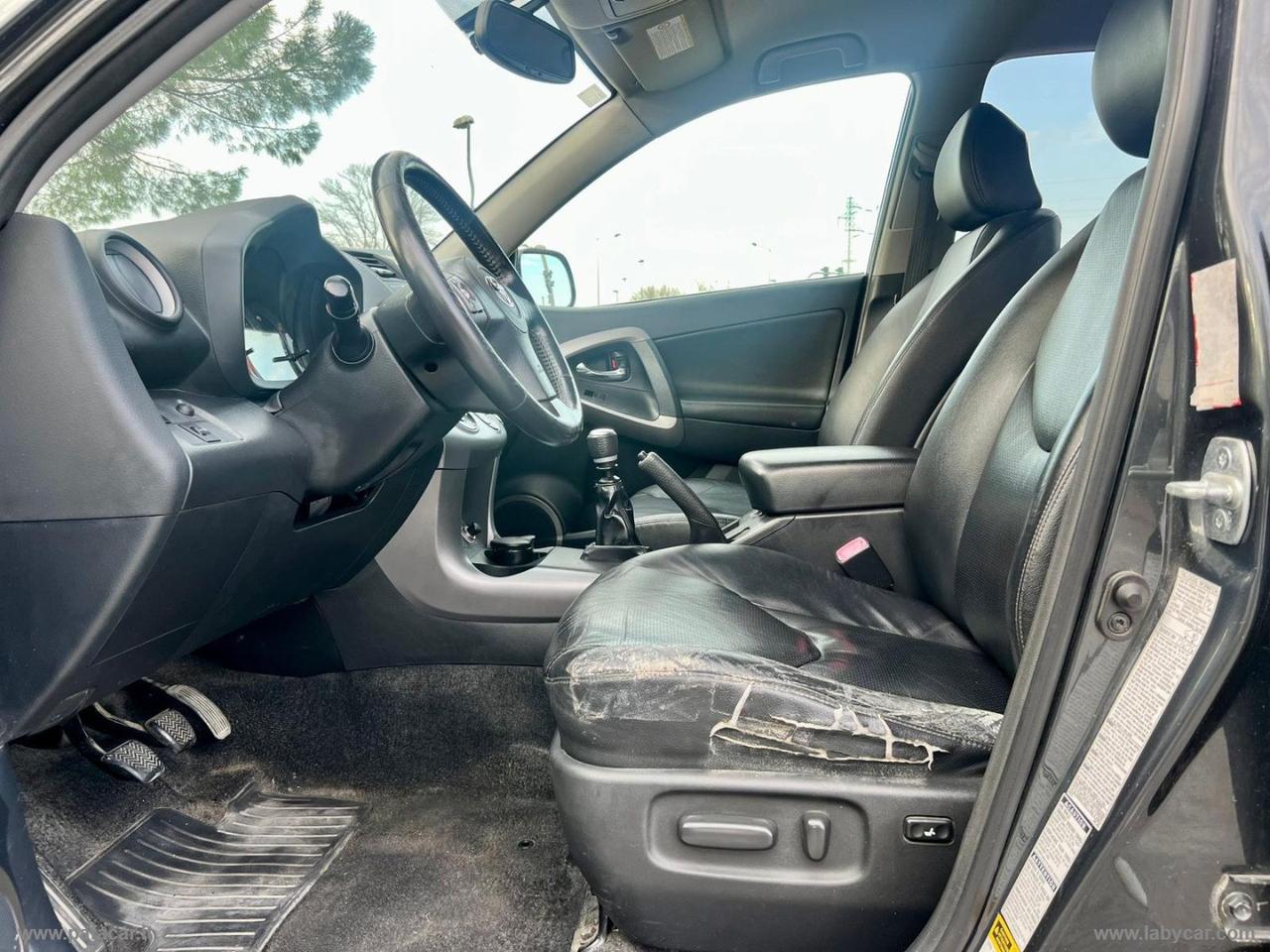 TOYOTA RAV4 2.2 D-4D 177 CV Luxury
