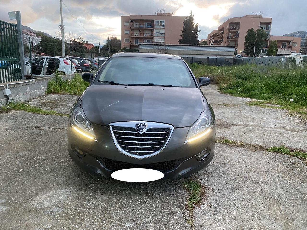 Lancia Delta 1.6 MJT DPF 105 CV Silver