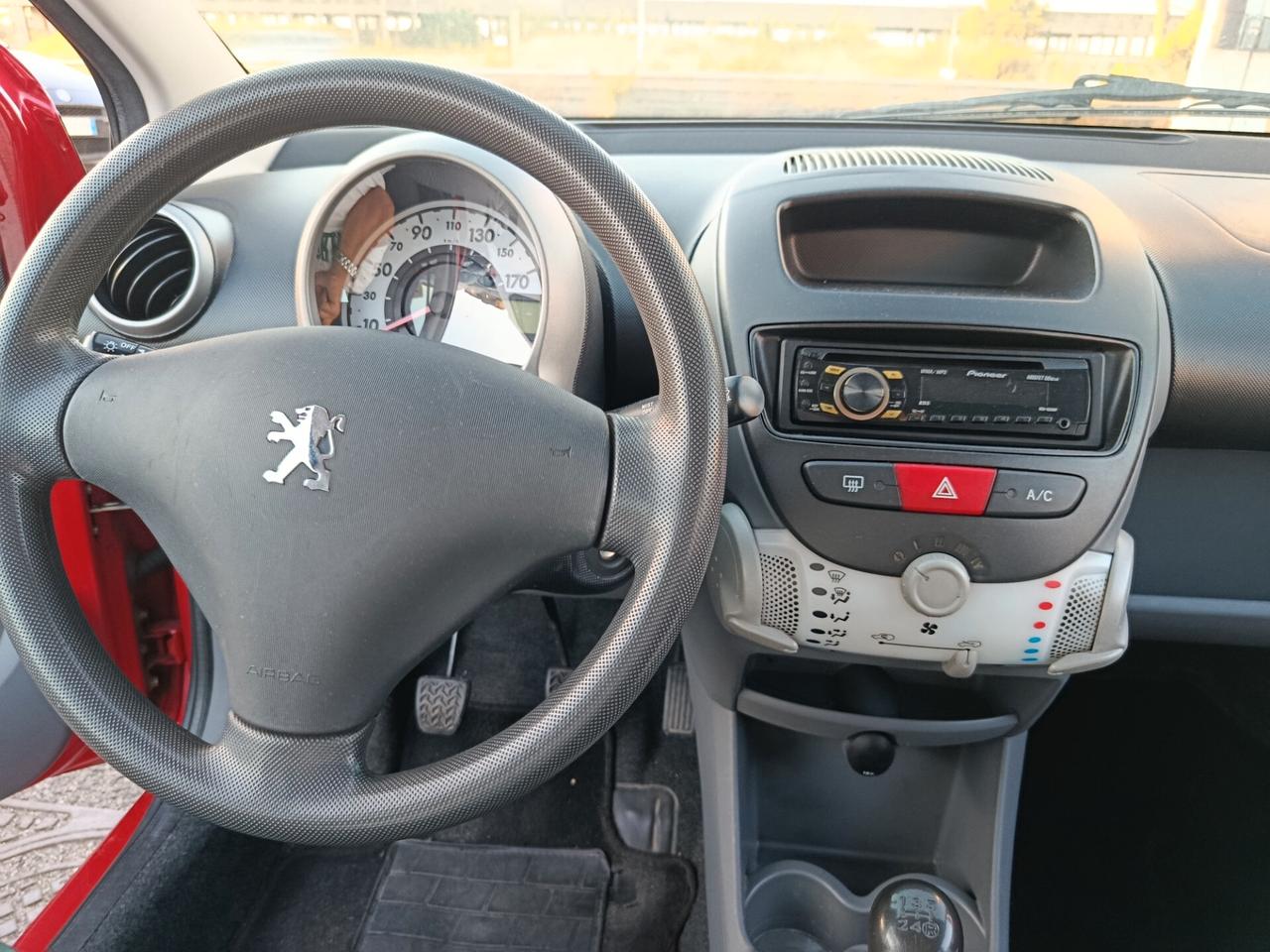 Peugeot 107 1.0 68CV 5p. Urban Move 2012