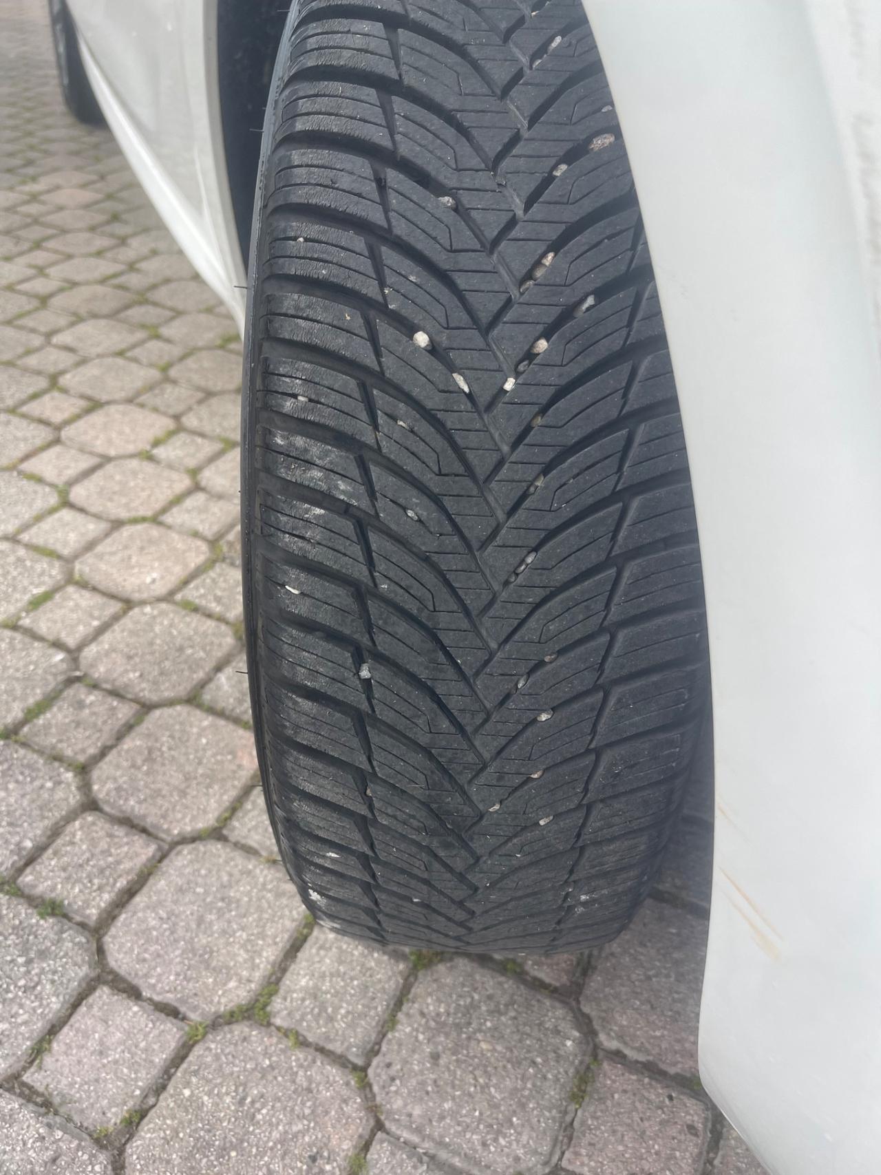 Peugeot 208 PureTech 82 5 porte Allure