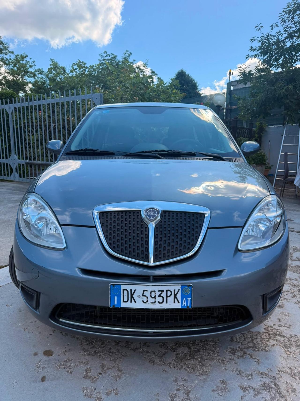 Lancia Ypsilon 1.2 Argento (Su appuntamento)