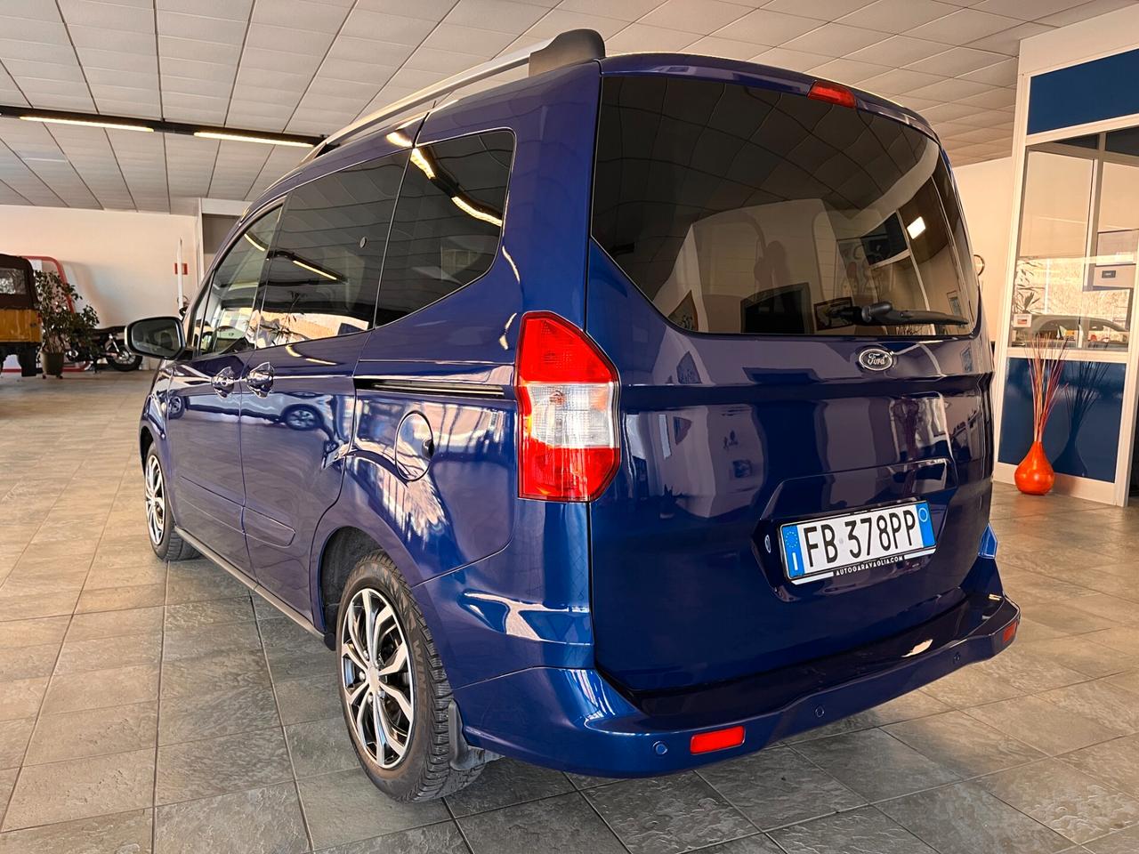 Ford Tourneo Courier 1.0 EcoBoost 100 CV Titanium