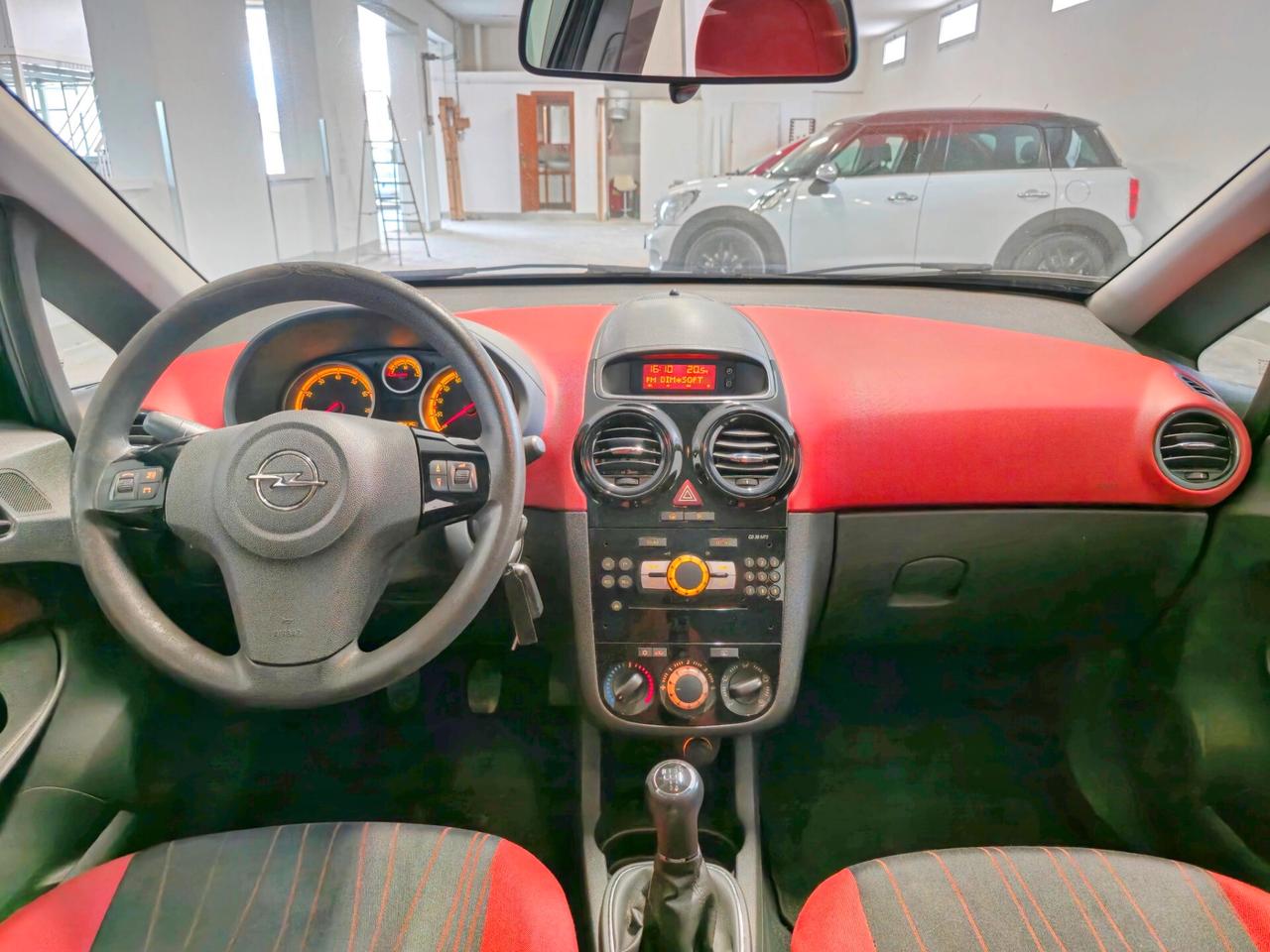 Opel Corsa 1.2 5 porte Cosmo