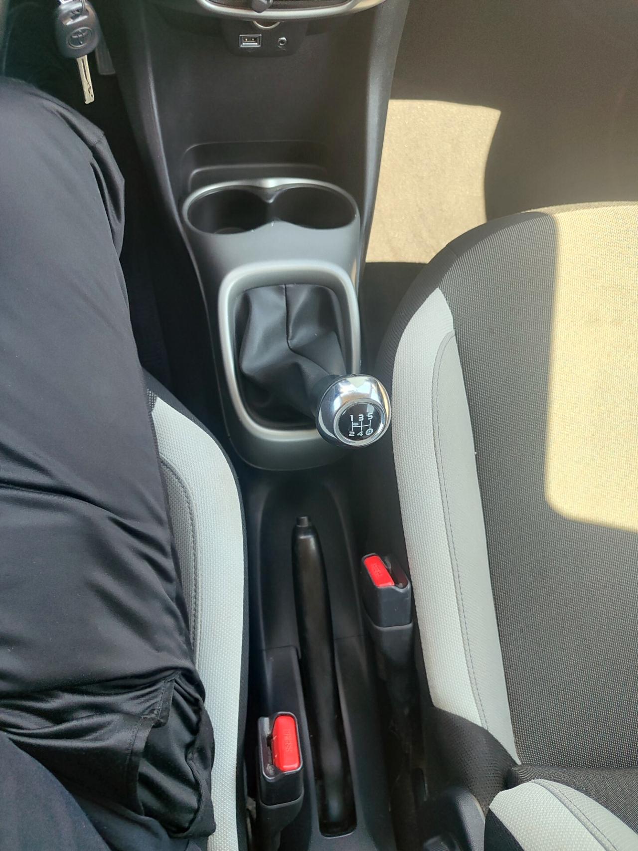 Toyota Aygo 1.0 VVT-i 69 CV 5 porte x-business MMT