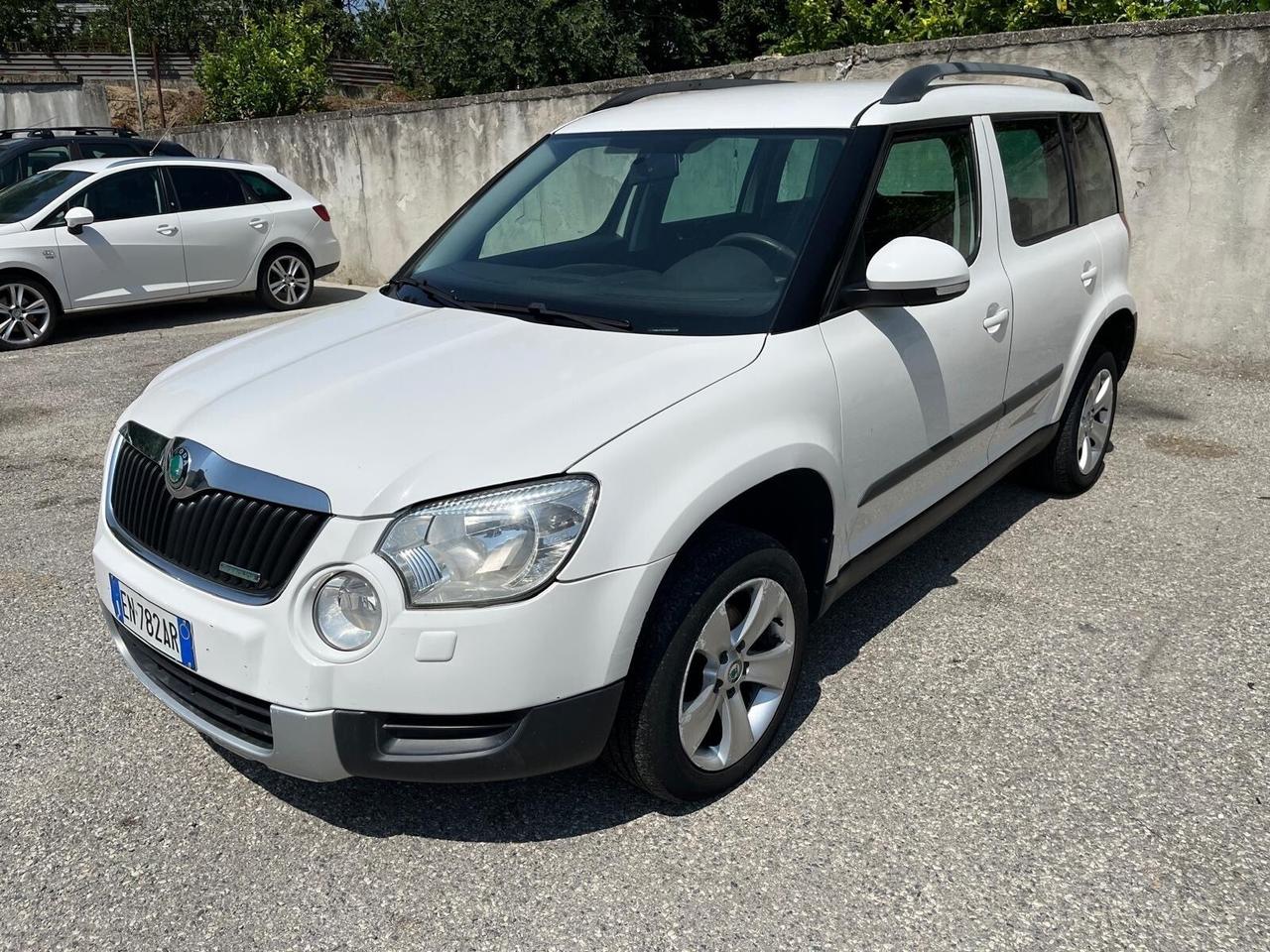 Skoda yeti -1600 tdi/105 cv -full-2012