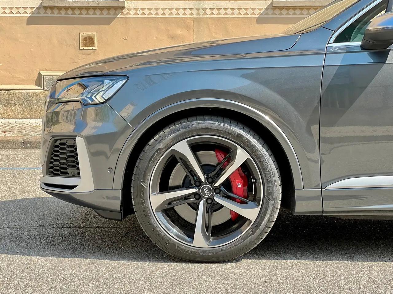 Audi SQ7 4.0 V8 Bi-Turbo TFSi 507cv aut. Tiptronic8 Quattro 7Posti Sport Attitude