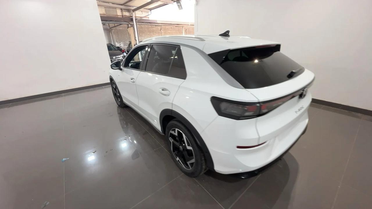 Volkswagen T-Roc 1.5 eTSI ACT 150 CV DSG R-Line