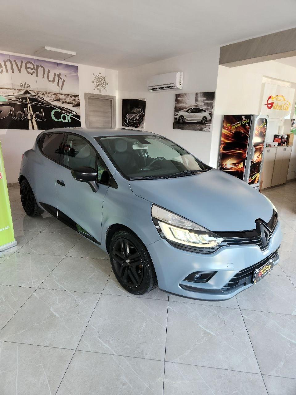 Renault Clio dCi 8V 90 CV EDC 5 porte Moschino Zen