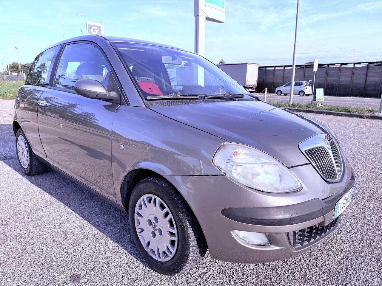 Lancia Ypsilon 1.2 16V Argento Ok neopatentati