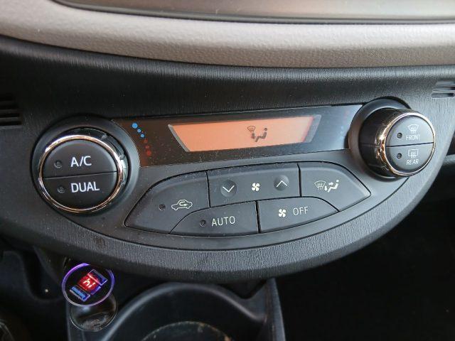 TOYOTA Yaris 1.0 5 porte