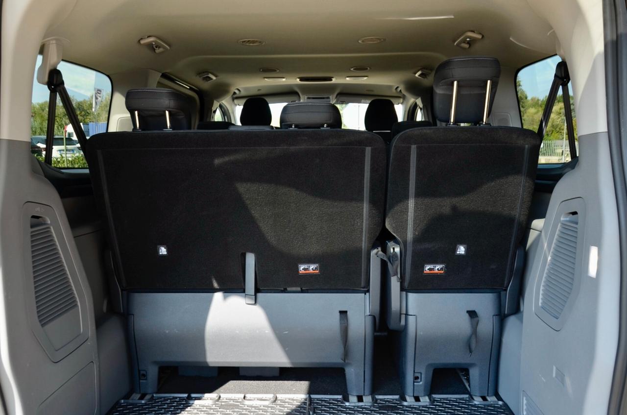 FORD TOURNEO CUSTOM 2.0 TITANIUM 170cv AUTO 8 POSTI, VETTURA PRIVATA NO IVA, GARANZIA FORD 7/2028, SERVICE FORD, UNICOPR, UFF ITALIANA, GANCIO TRAINO, DOPPIA PORTA SCORREVOLE, PERMUTE
