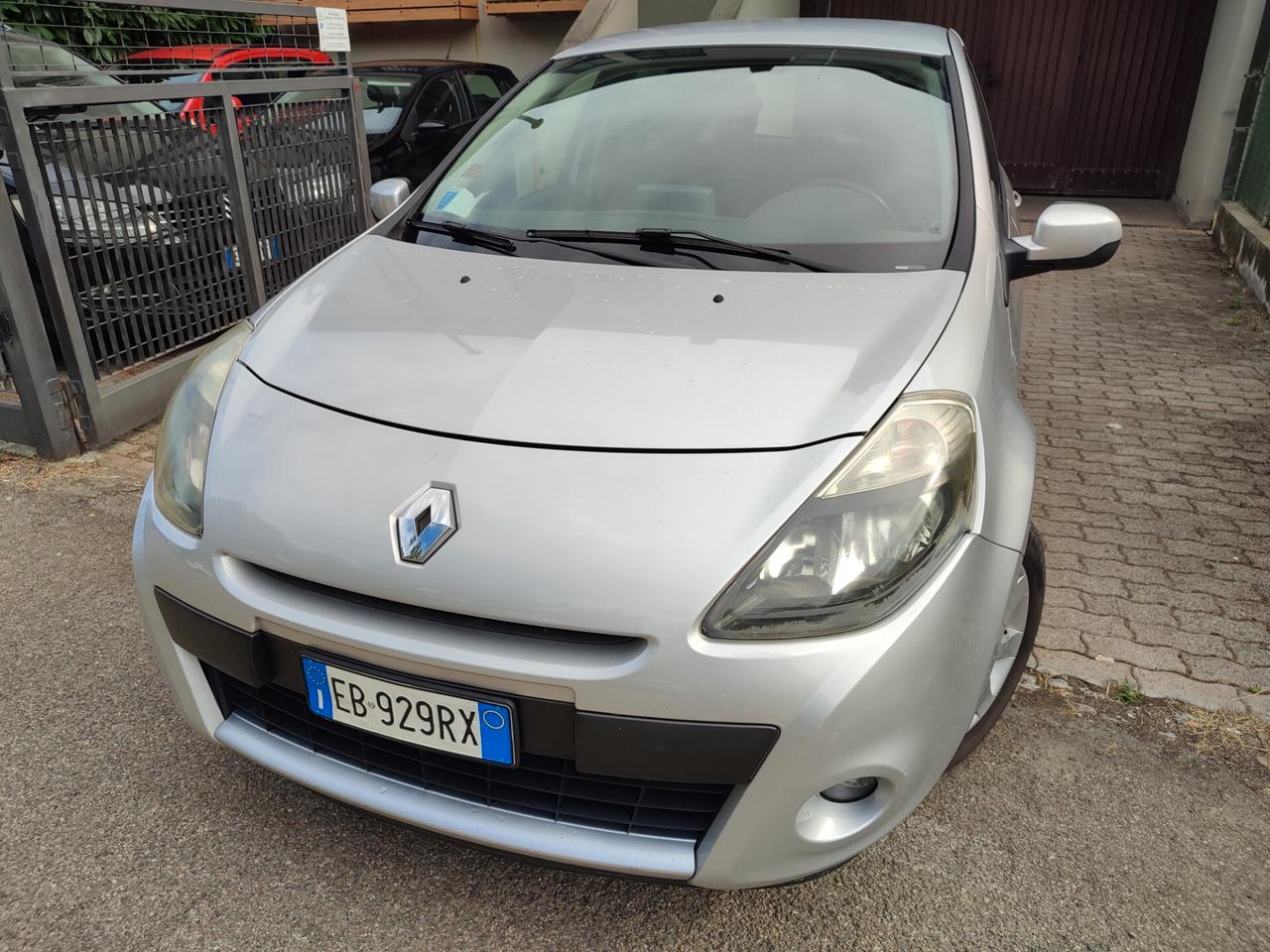 RENAULT CLIO DEL 2010 1.2BENZINA MOLTO BELLA