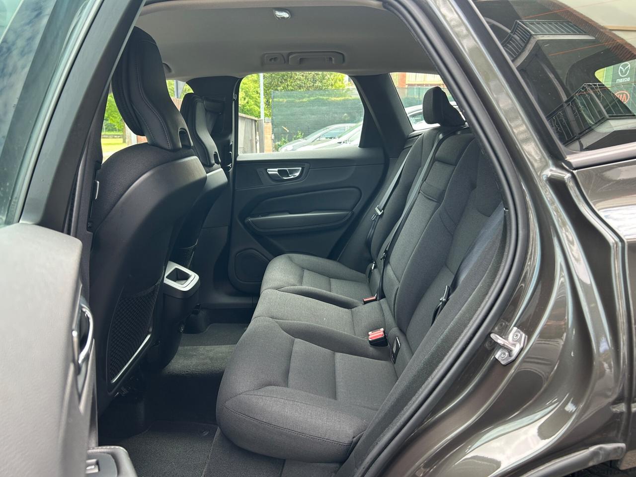 Volvo XC 60 XC60 B4 (d) AWD Geartronic Momentum
