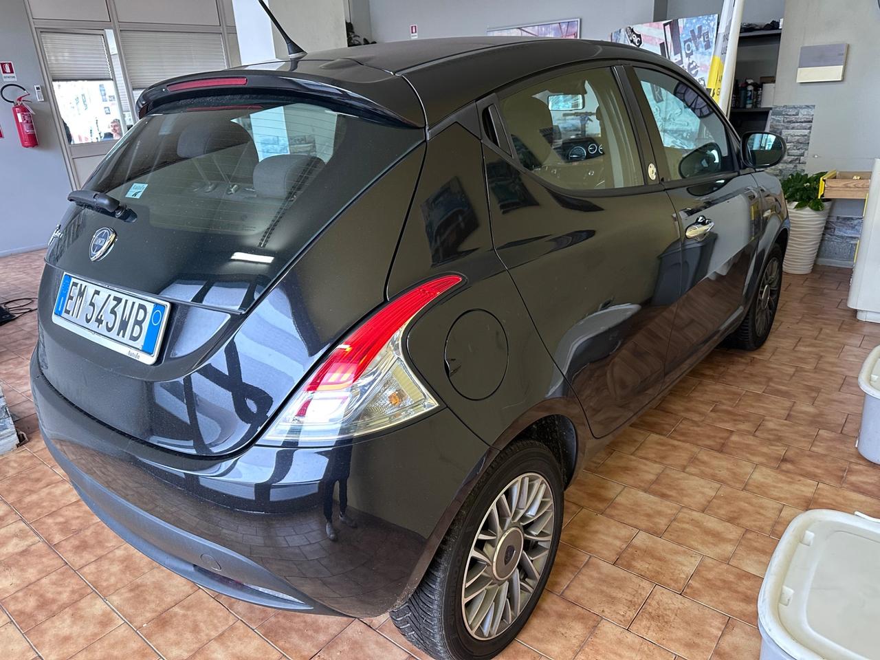 Lancia Ypsilon 1.2benz. 5 porte GPL Gold