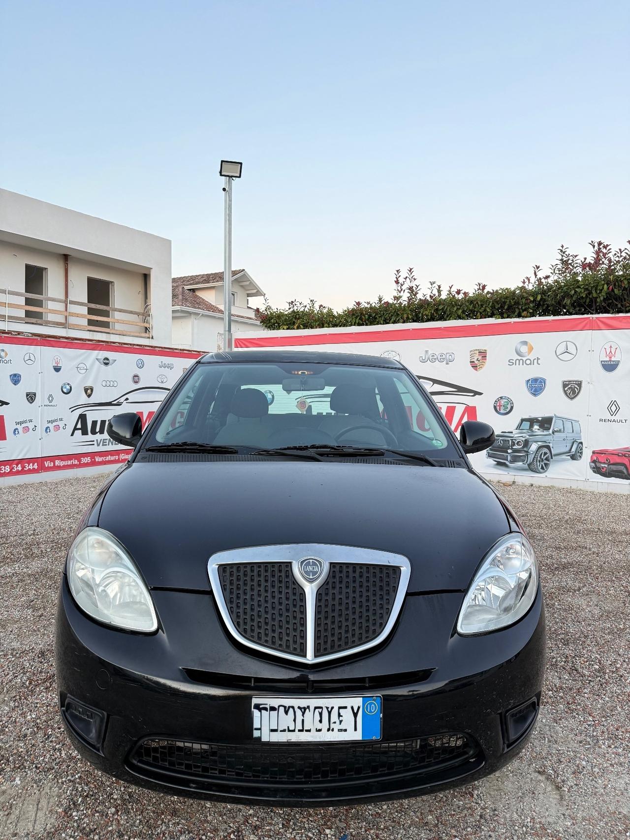 Lancia Ypsilon 1.2 Argento