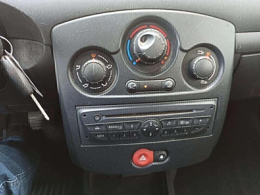 Renault Clio Van-2014