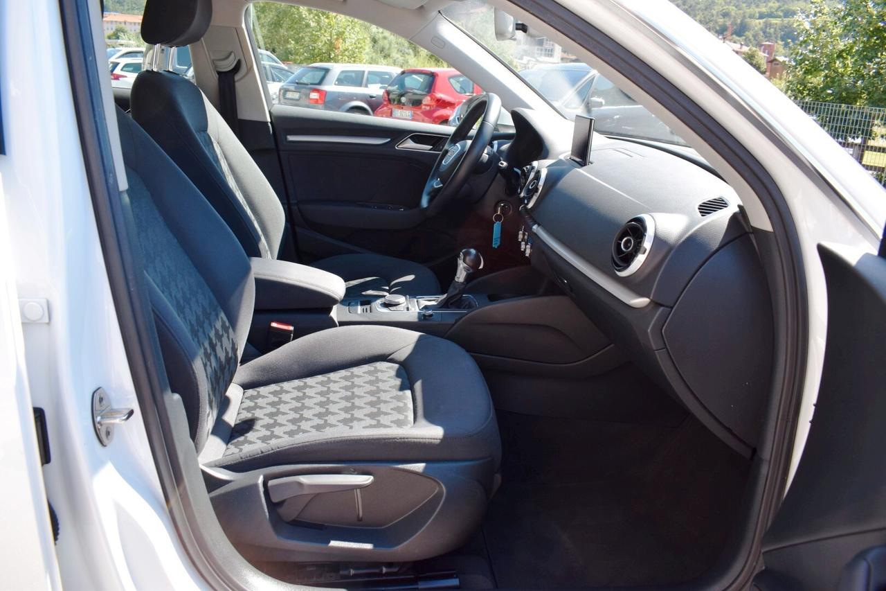 Audi A3 SPB 1.6 TDI clean diesel S tronic Business