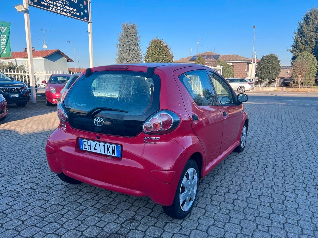 Toyota Aygo 1.0 12V VVT-i 5 porte Deep Ocean Connect
