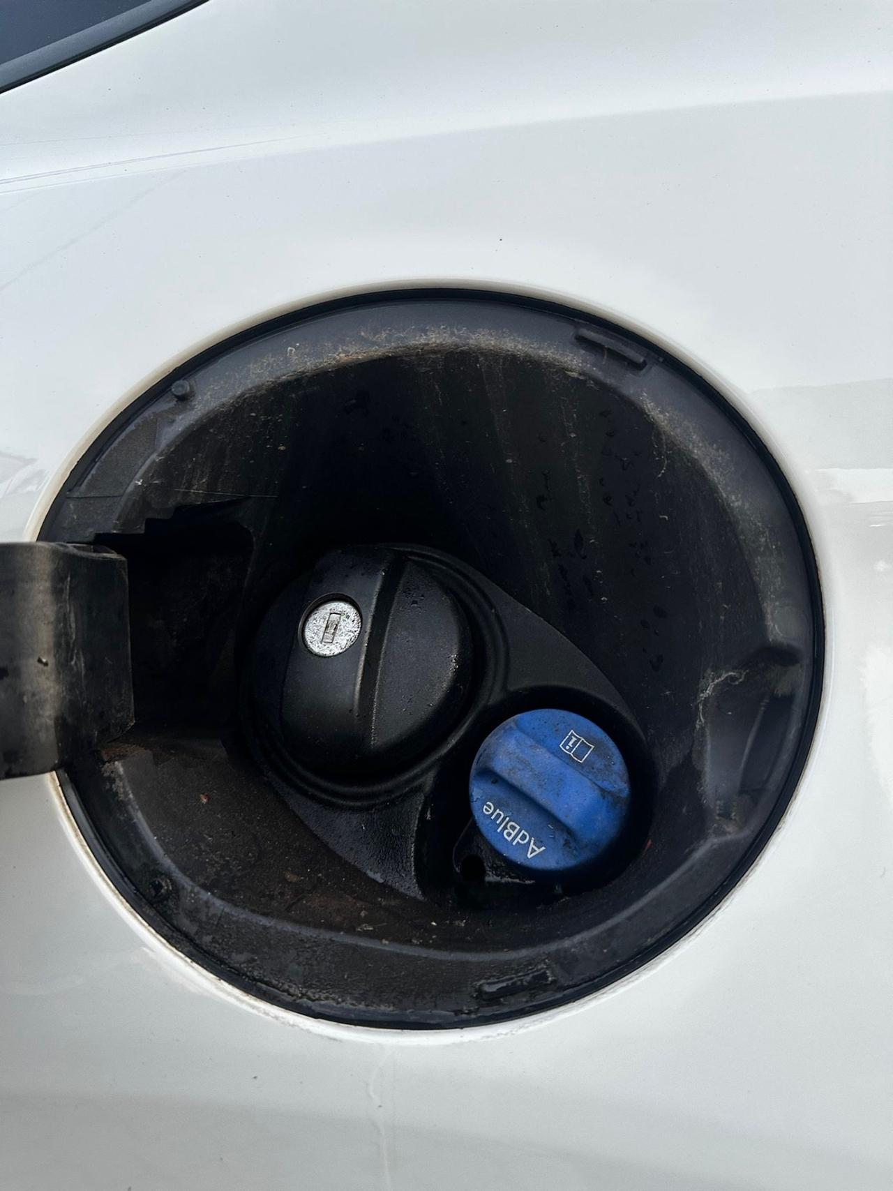 Peugeot 2008 BlueHDi 100 S&S Black Matt