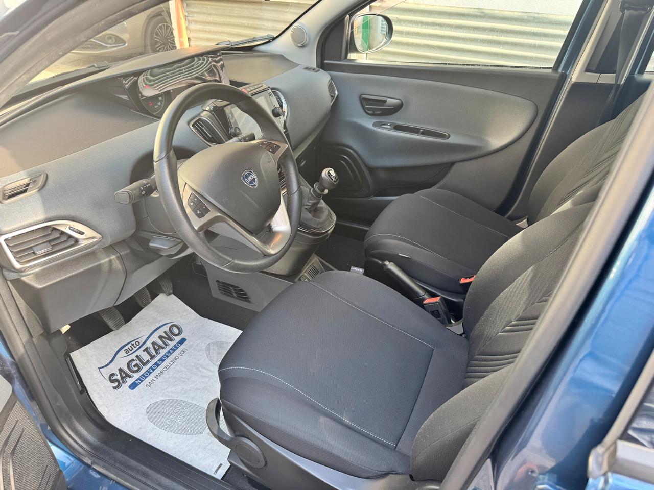 Lancia Ypsilon 1.0 FireFly 5 porte S&S Hybrid Gold