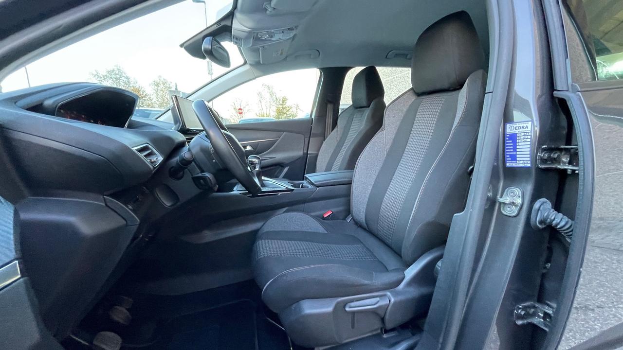 PEUGEOT 3008 1.5 ALLURE BLUEHDI 131CV - FULL LED, VIRTUAL COCKPIT, NEOPATENTATI