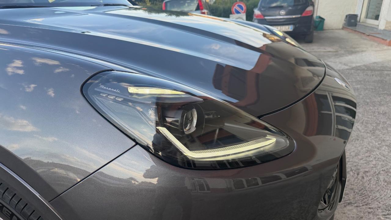 Maserati Grecale MHEV 300 CV AWD GT