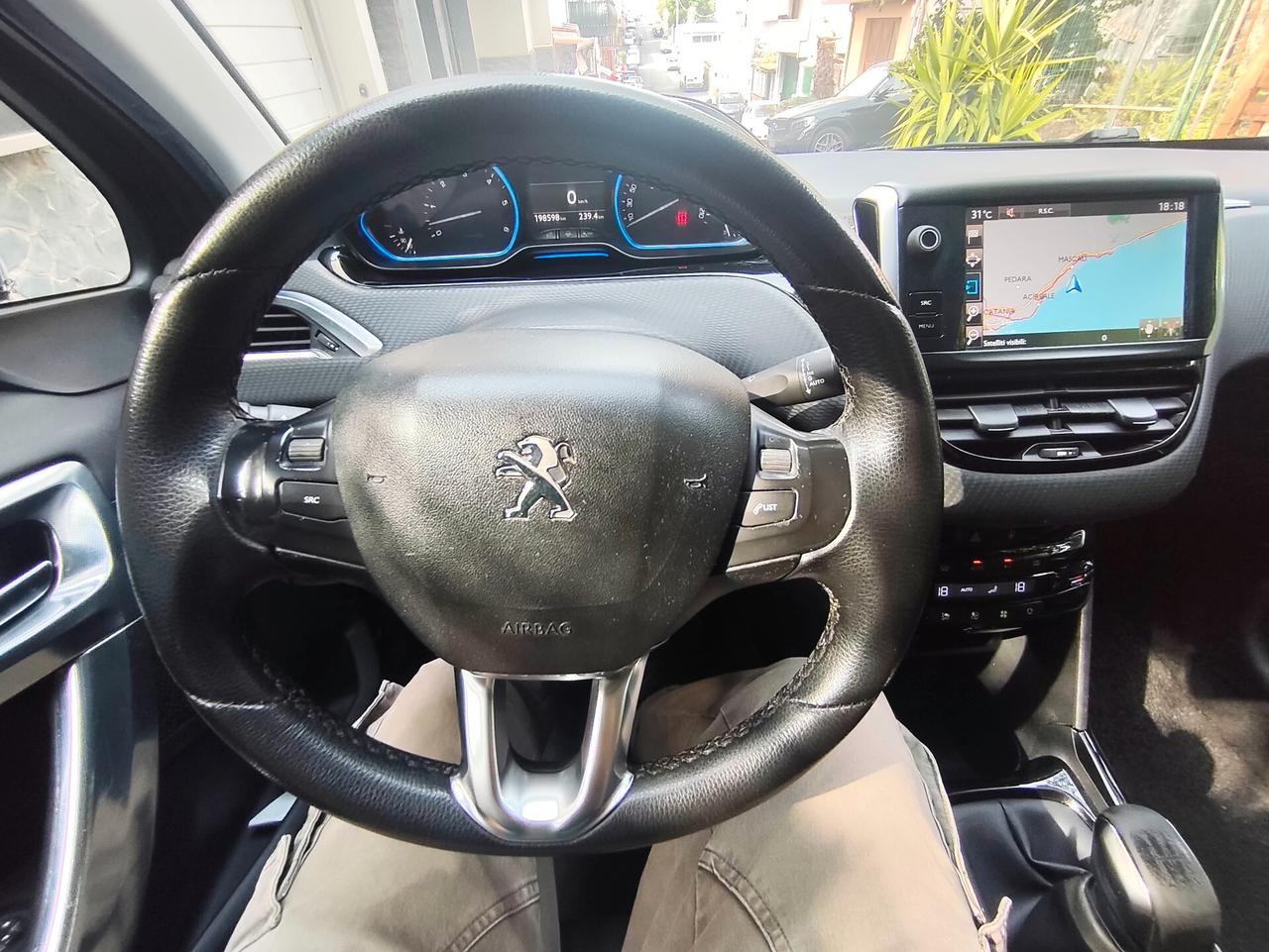 Peugeot 2008 1.6 e-HDi 92 CV Allure leggi