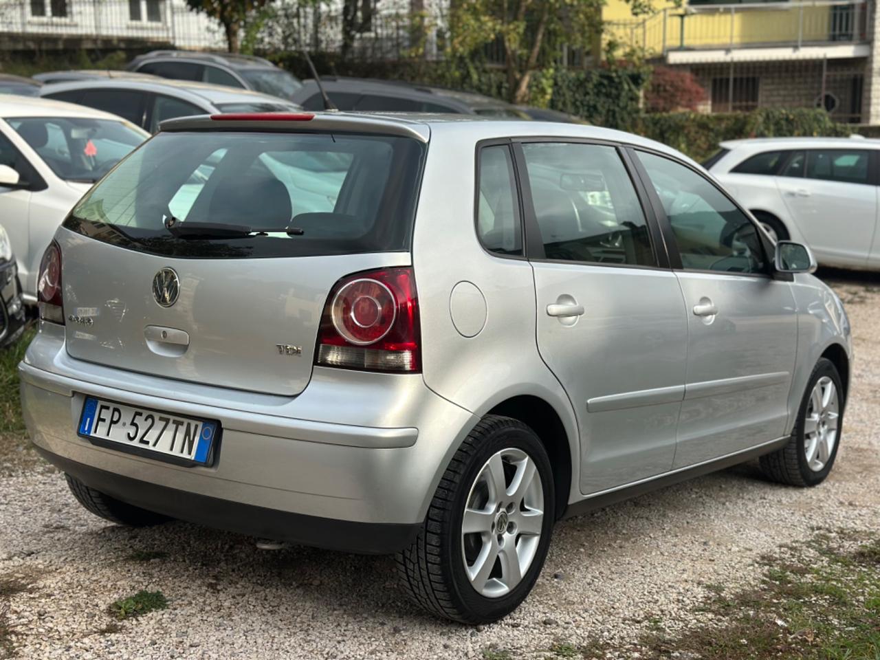 Volkswagen POLO 1.4/80CV TDI 5P SPORTLINE NEOPAT