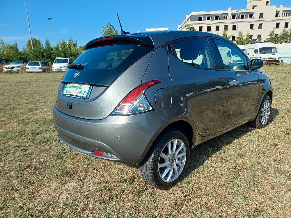 Lancia Ypsilon 1.0 Hybrid Gold 2024 Km 16.000