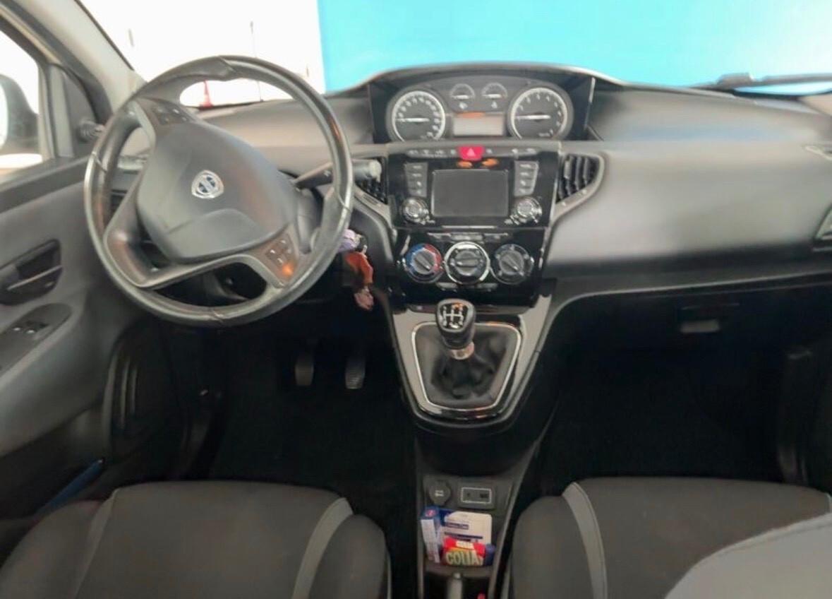 Lancia Ypsilon 1.2 69 CV Silver Solo 58.750 km Ideale Neopatentati