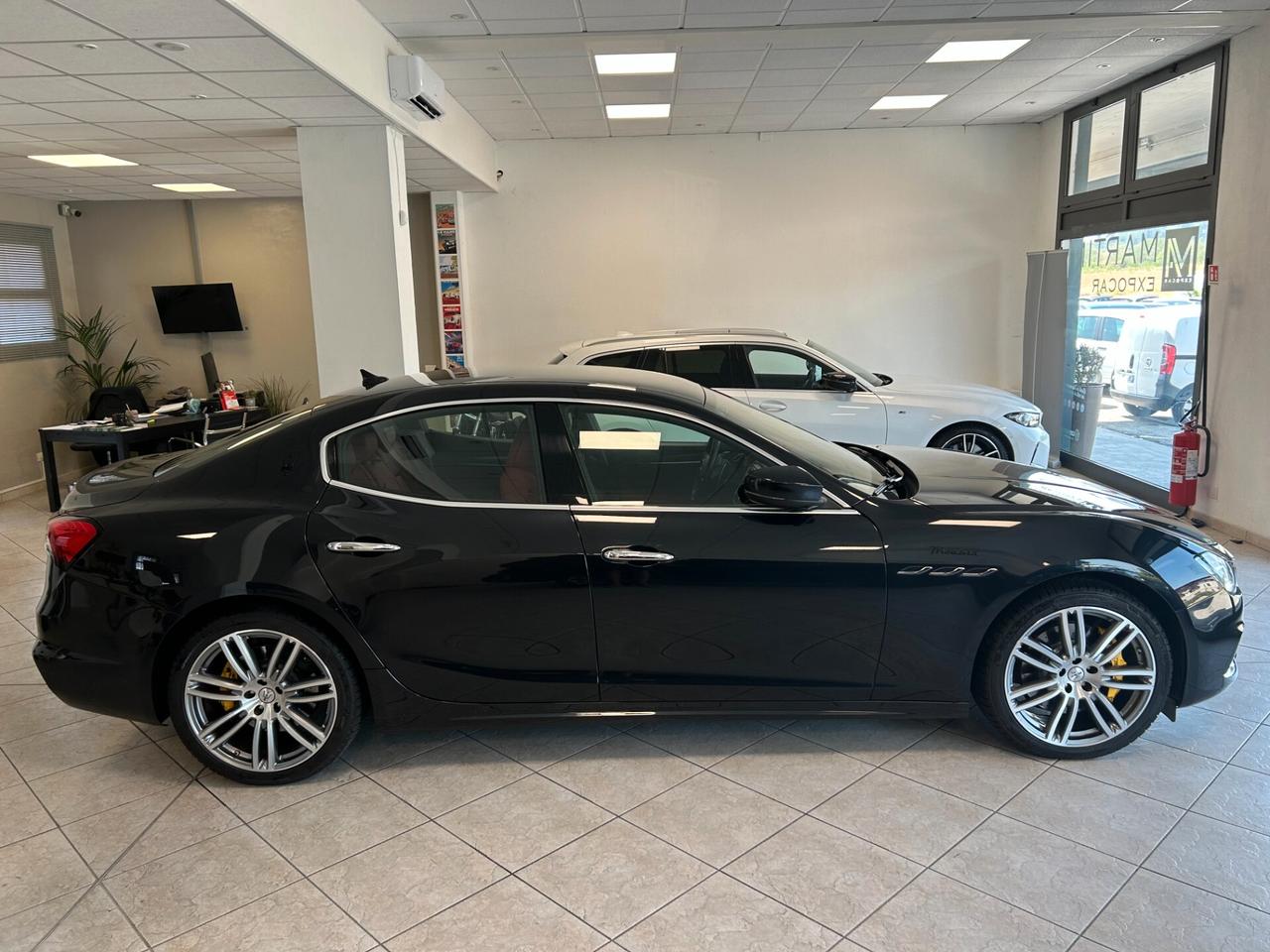 Maserati Ghibli V6 3.0 Modena 350CV