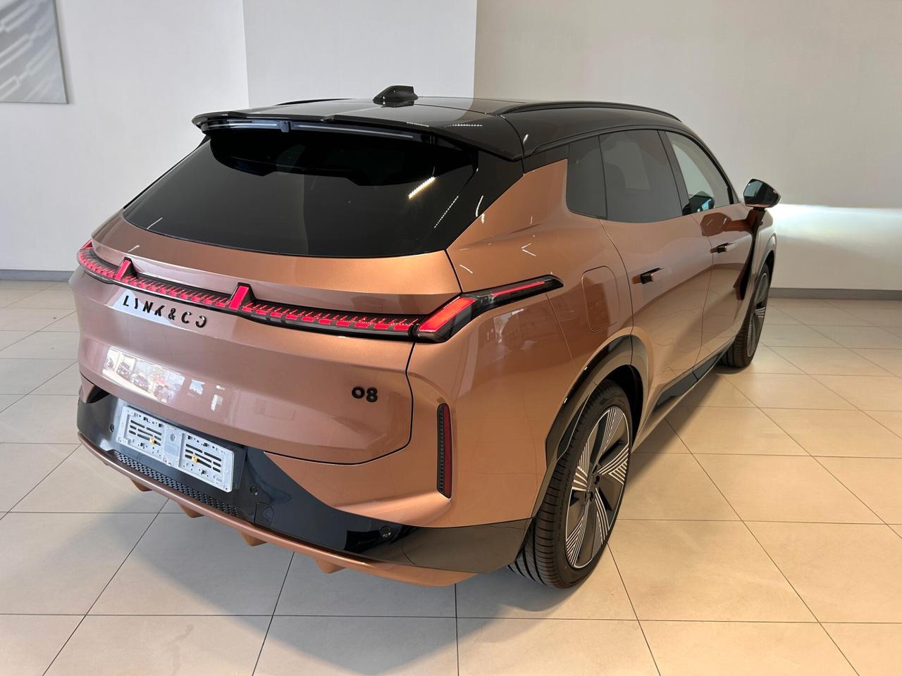 Lynk&co 08 PHEV More