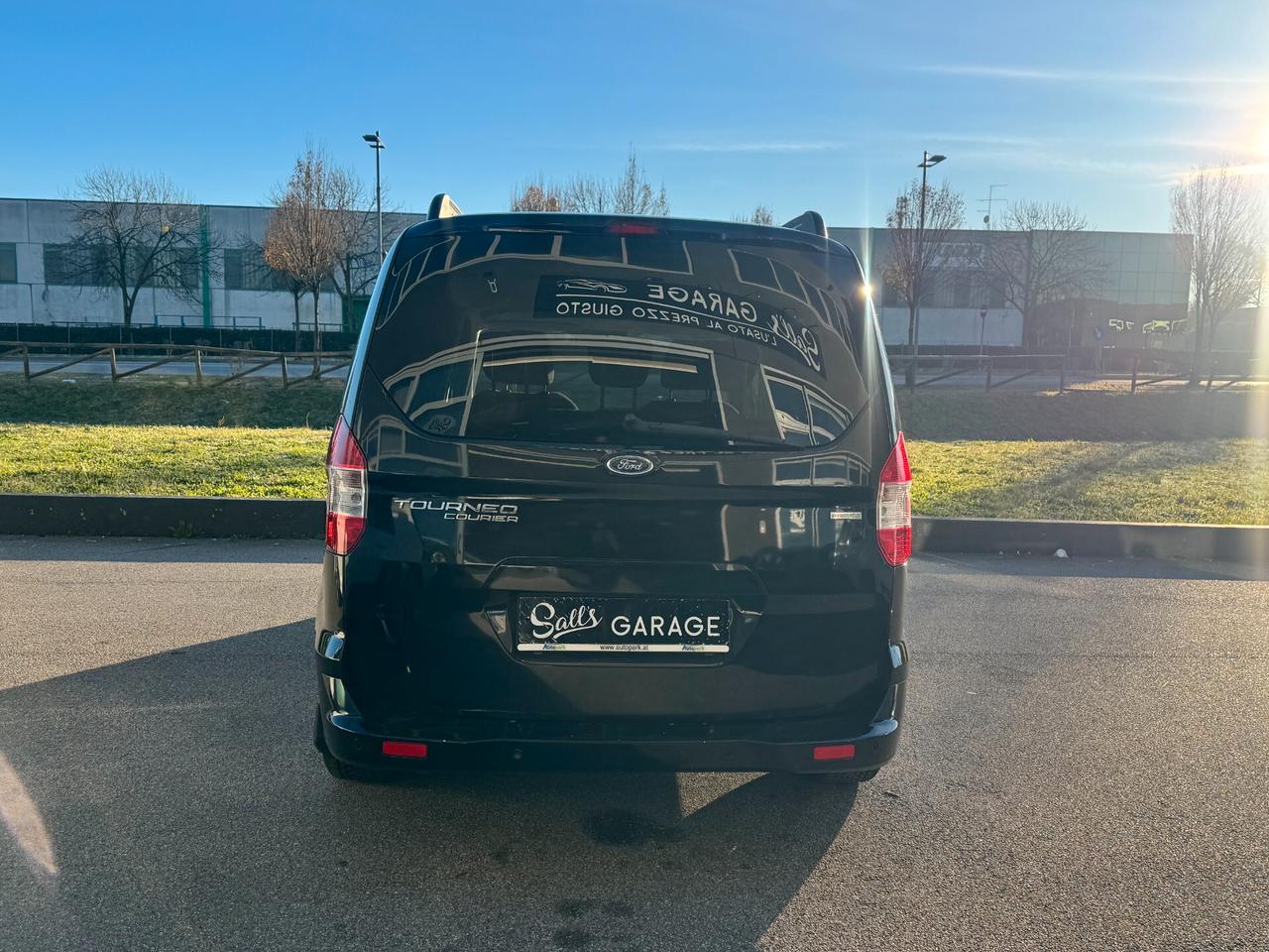 Ford Tourneo Courier 1.0 EcoBoost 100 CV Titanium