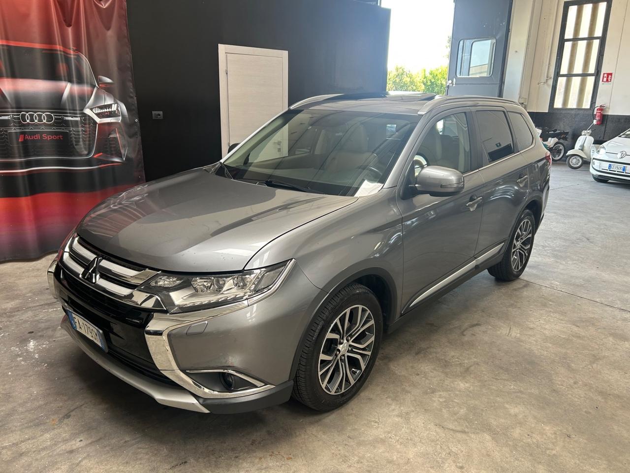 Mitsubishi Outlander 2.2 DI-D 150cv4WD 7posti euro6