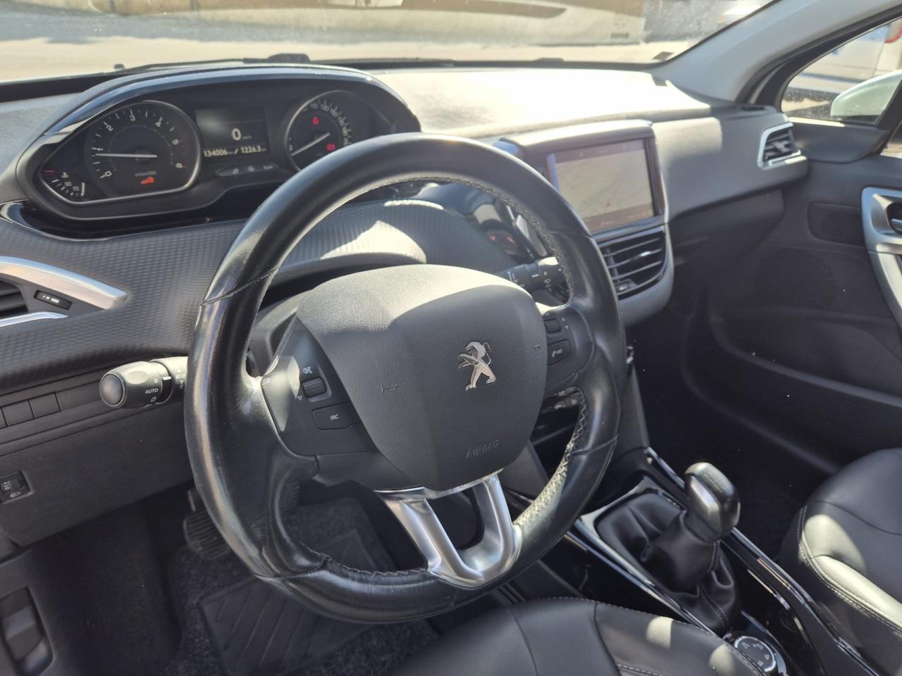 Peugeot 2008 BlueHDi 100 Allure