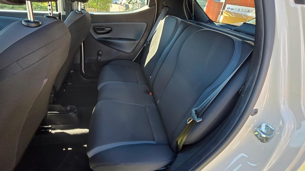 Lancia Ypsilon 1.3 MJT 16V 80 CV 5 porte S&S Silver