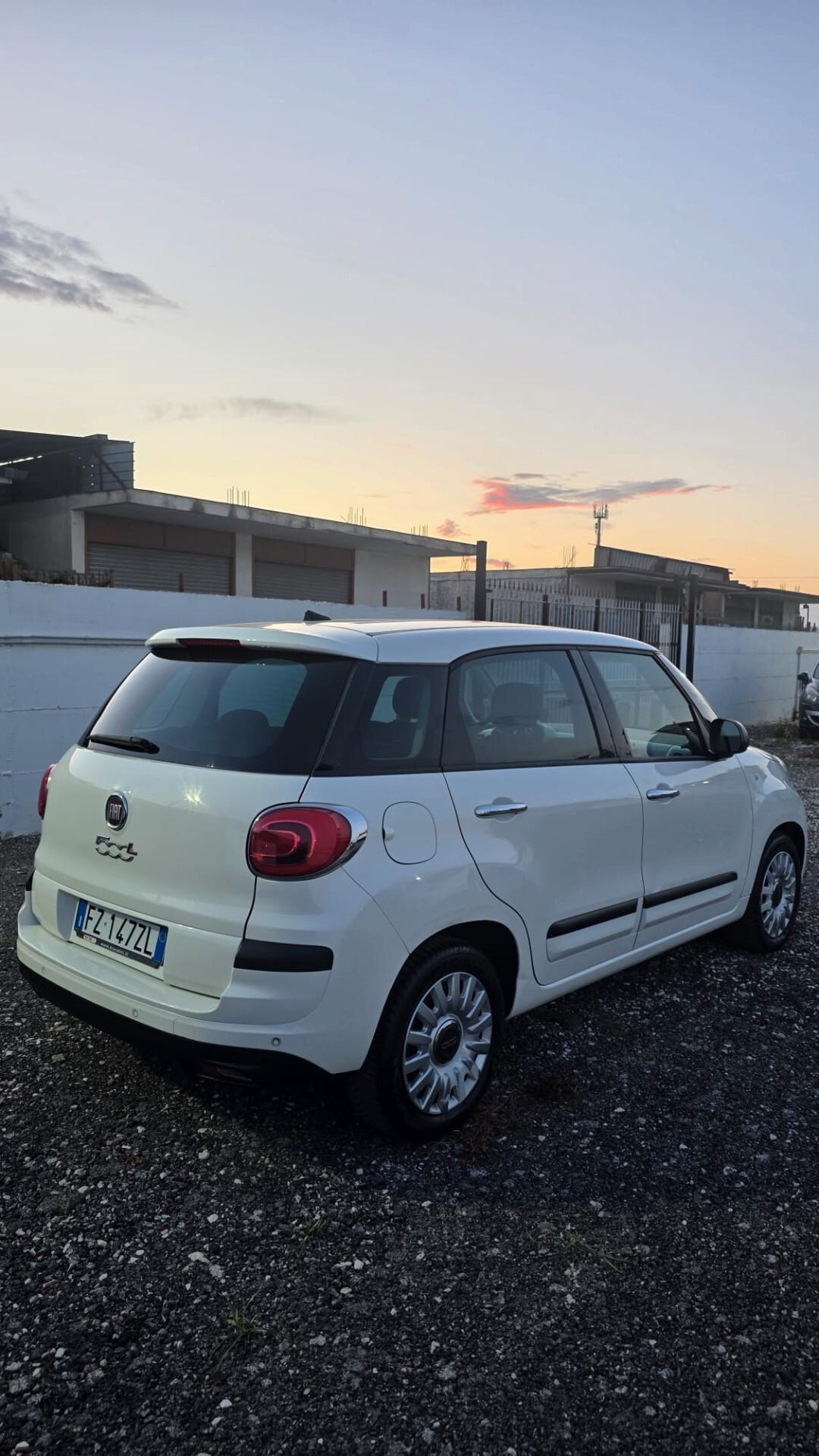 Fiat 500L 1.6 Multijet 120 CV Mirror