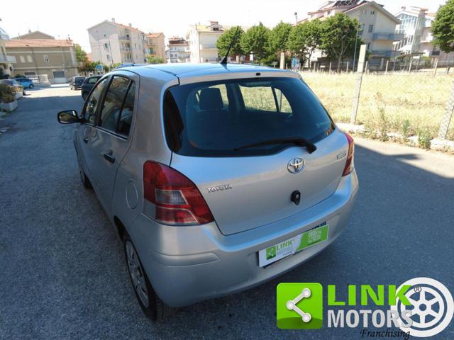 TOYOTA Yaris 1.0 5 porte